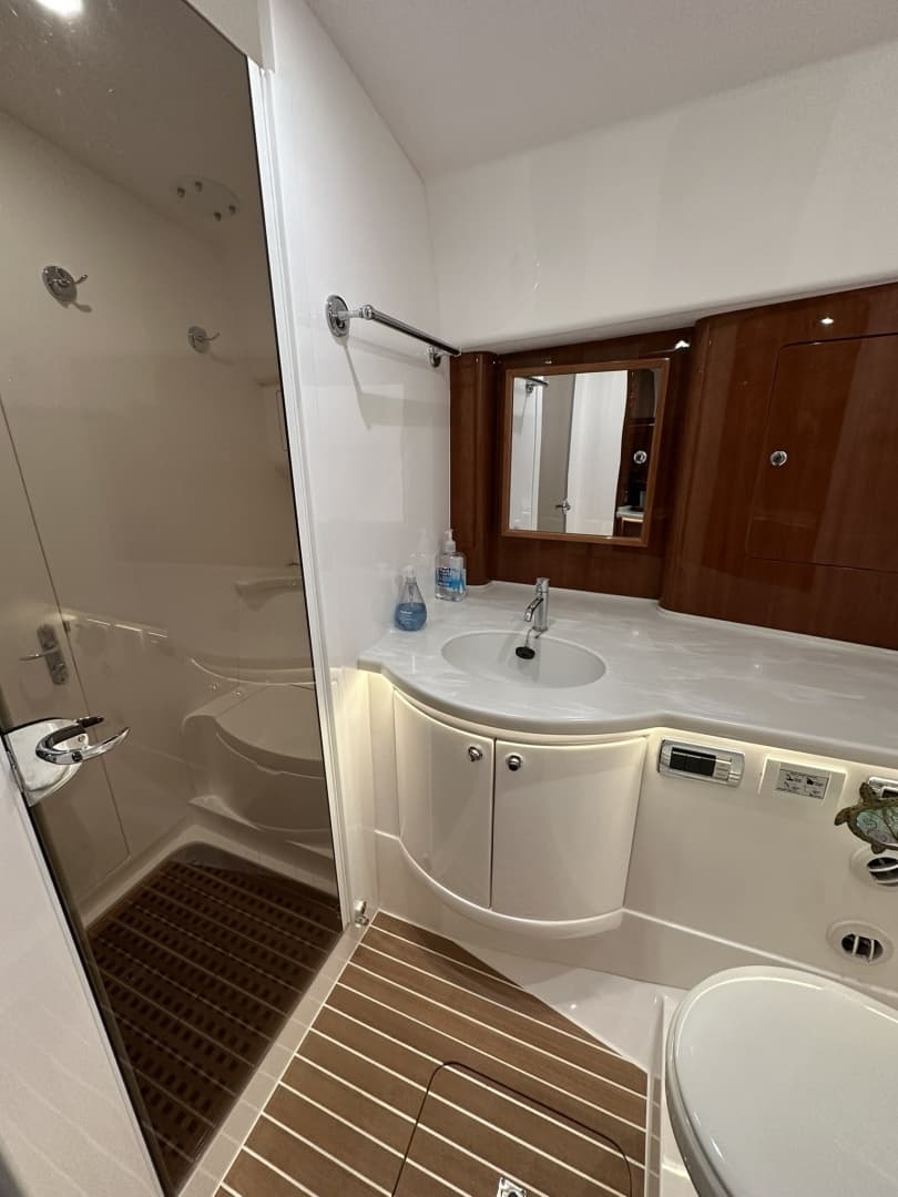 2020 Intrepid 475 Sport Yacht - Image 13