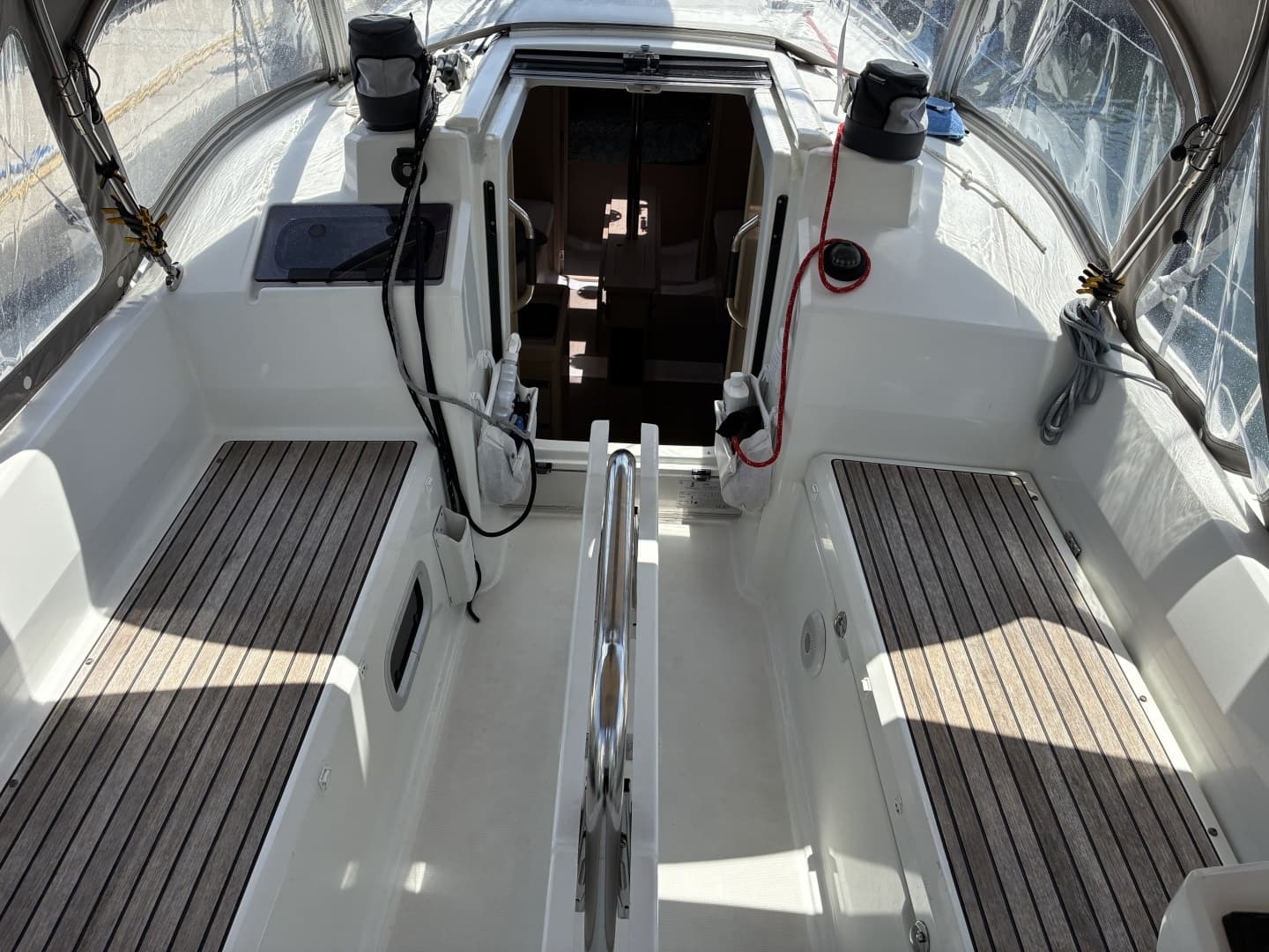 2024 Beneteau Oceanis 30.1 - Image 11