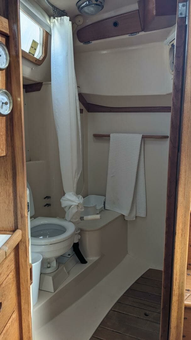 1993 Sabre 38 - Image 39