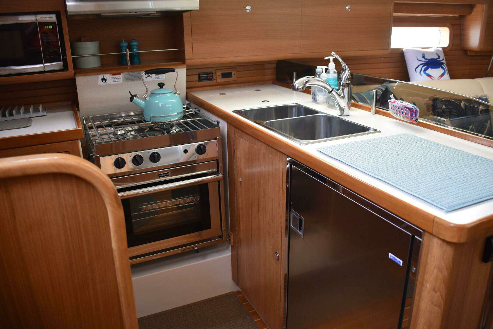 2016 Catalina 445 - Image 20