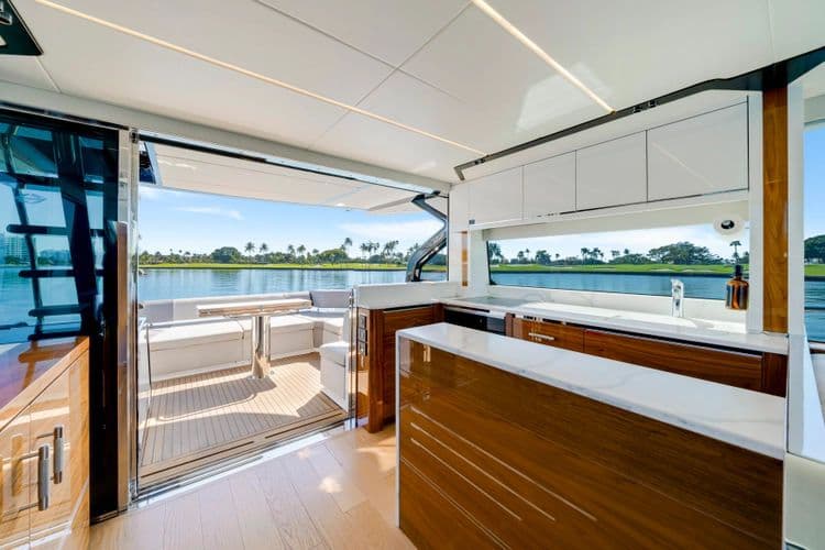 2022 Sunseeker 65 Sport Yacht - Image 14