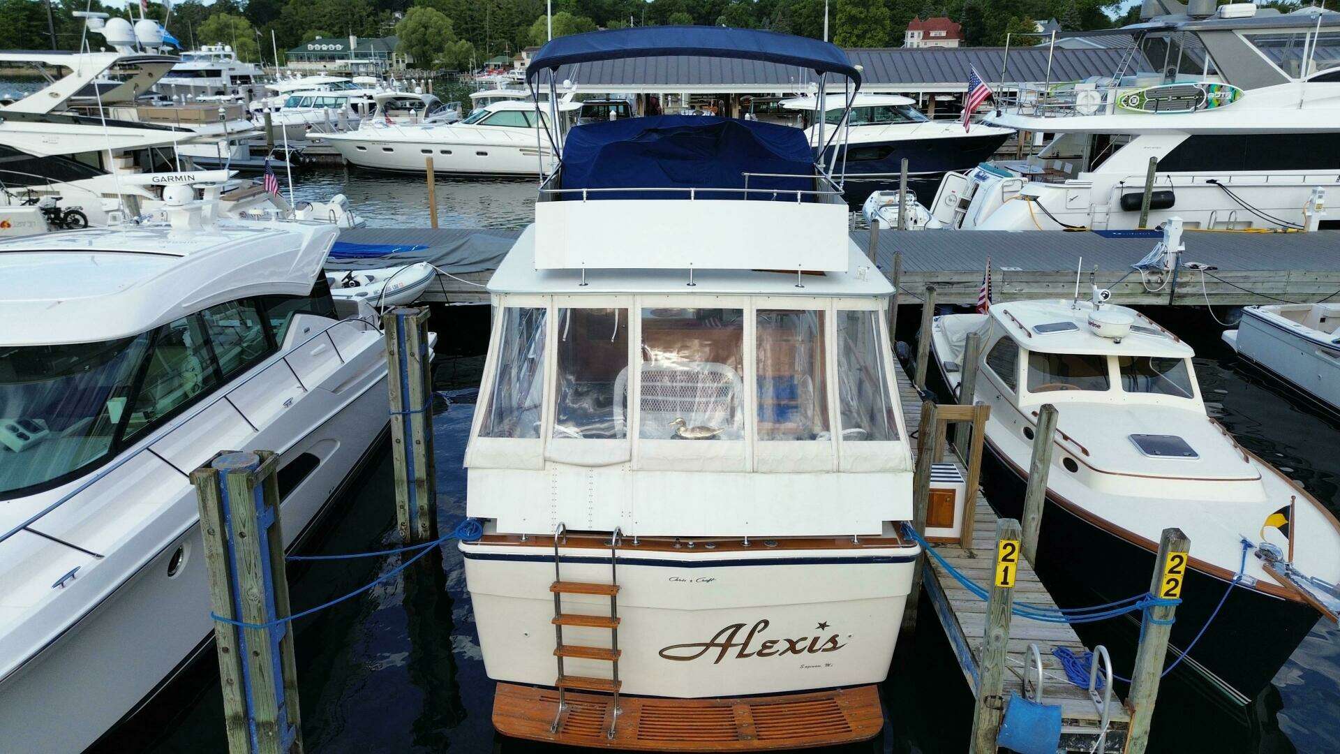 1978 Chris-Craft 410 Motor Yacht - Image 9