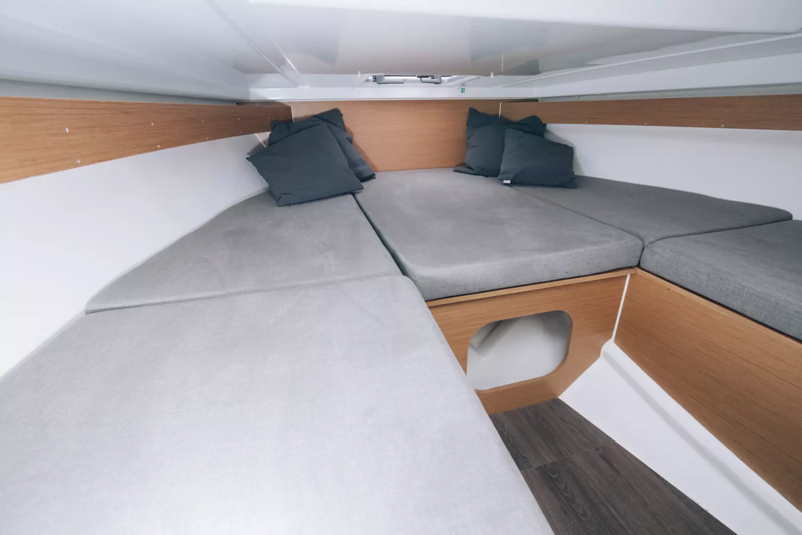 2026 Beneteau Flyer 7 Sundeck - Image 16
