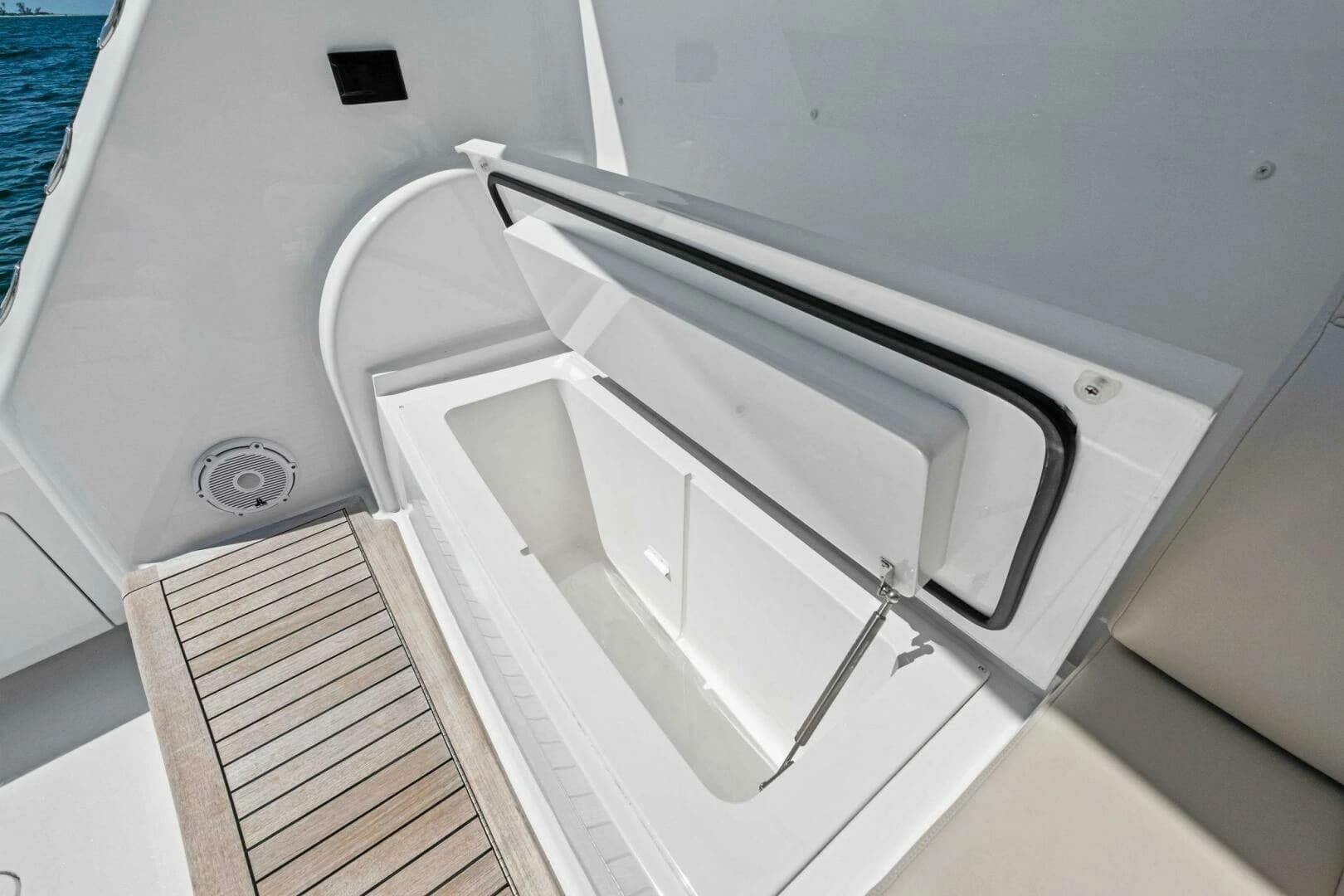 2025 Viking 58 Convertible - Image 48