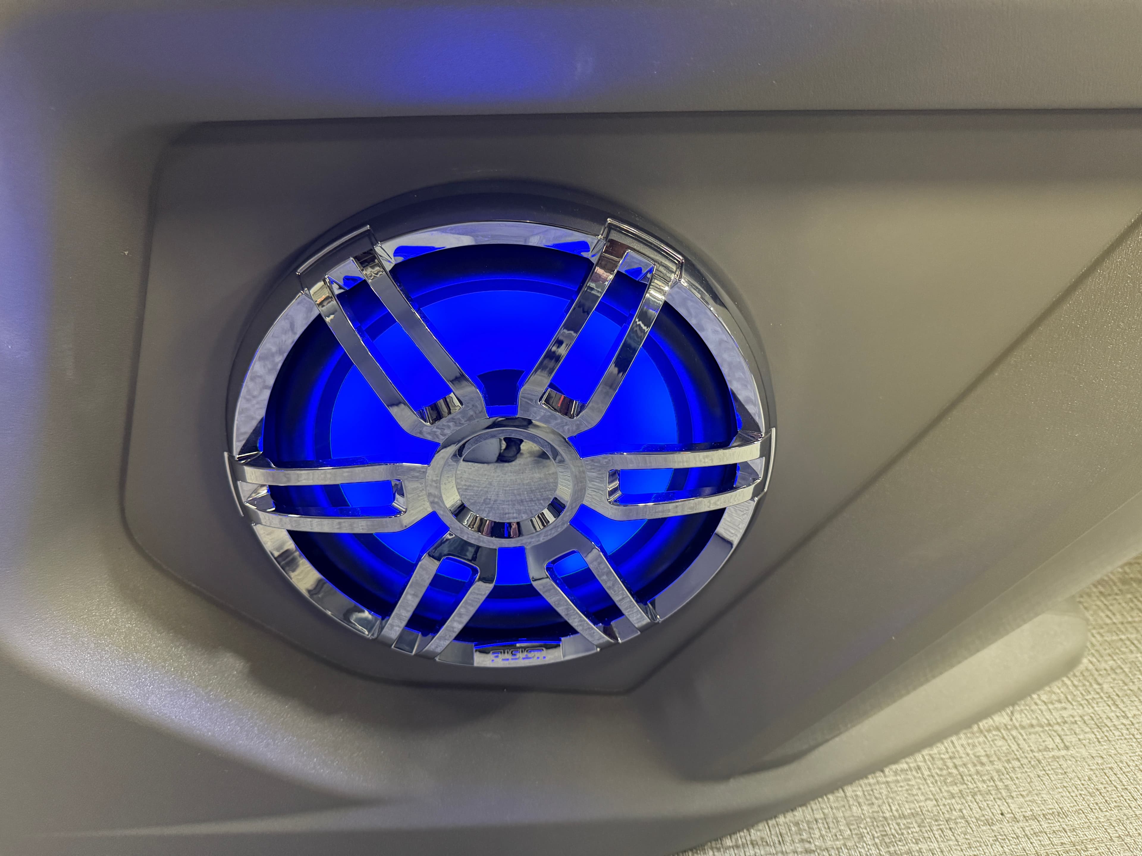 2025 Tahoe Cascade 2385 Quad Lounge Tritoon & Honda 4-Stroke EFI - 31