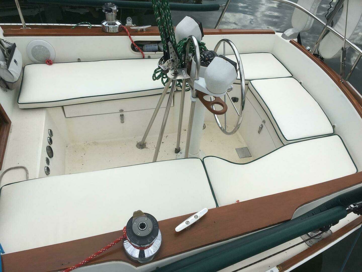 1979 Sabre 28 - Image 7