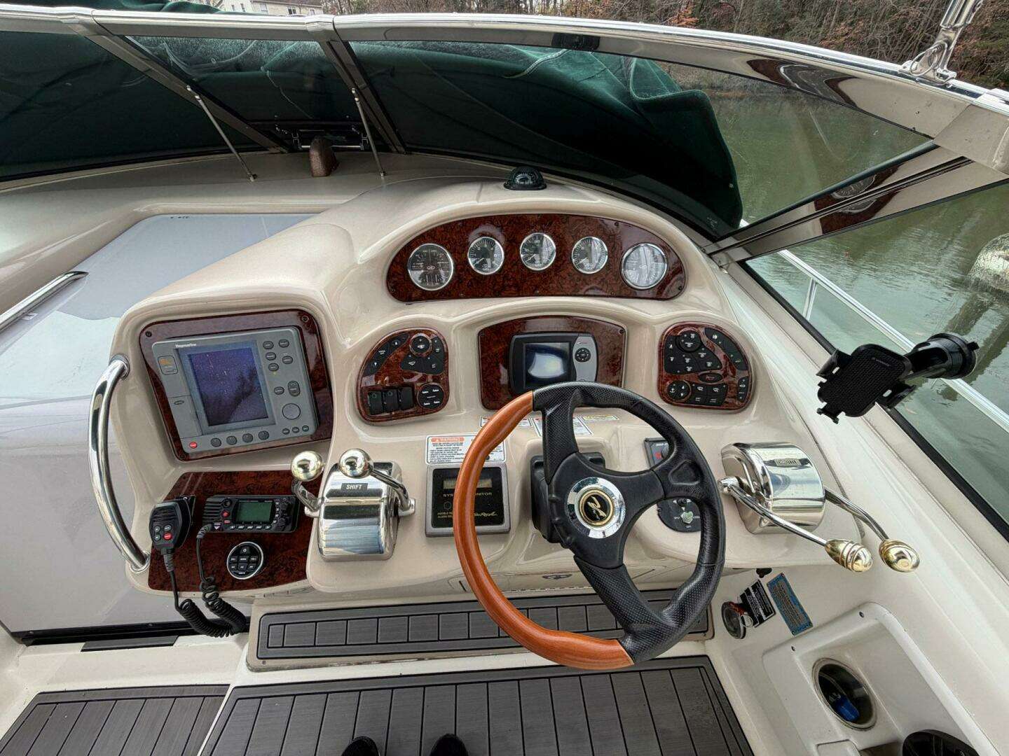 2004 Sea Ray 340 Sundancer - Image 10