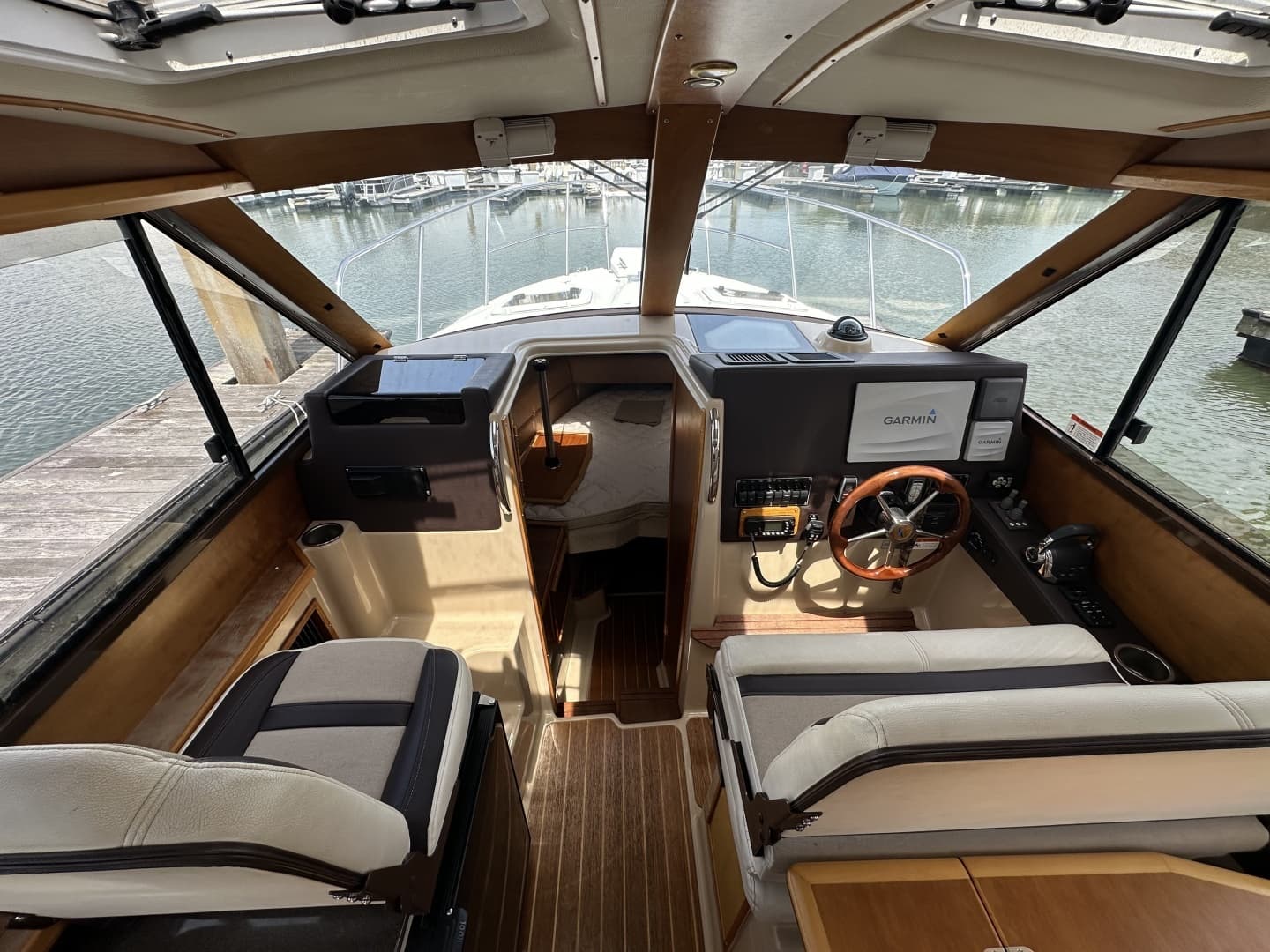 2016 Cutwater C-28 LE - Image 24