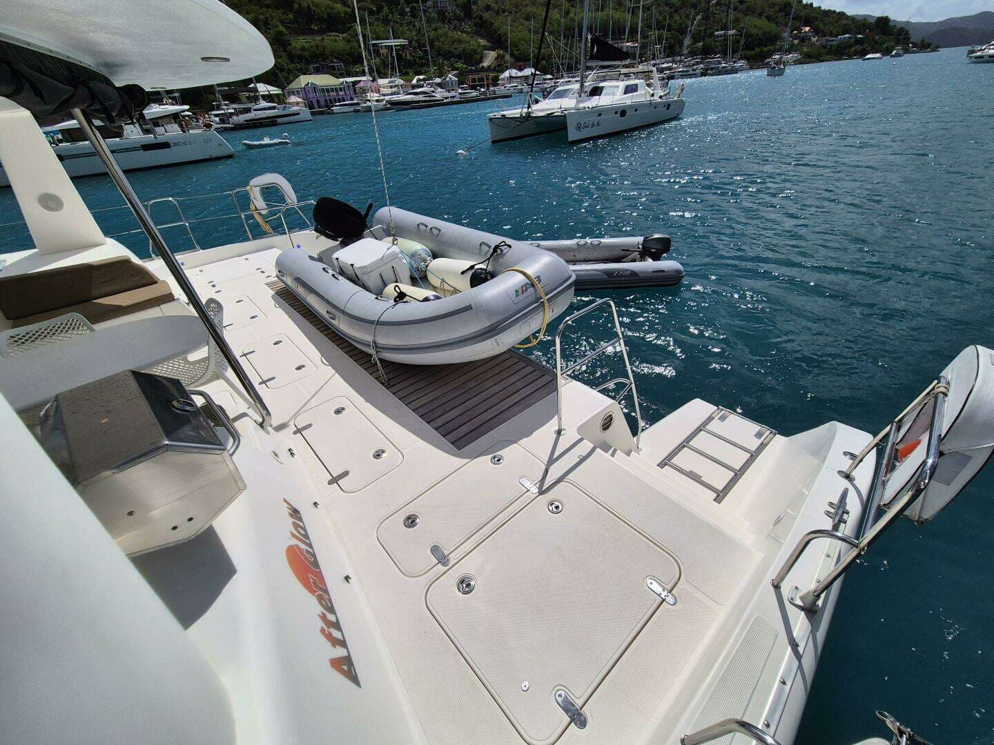 2017 Voyage 480 - Image 18