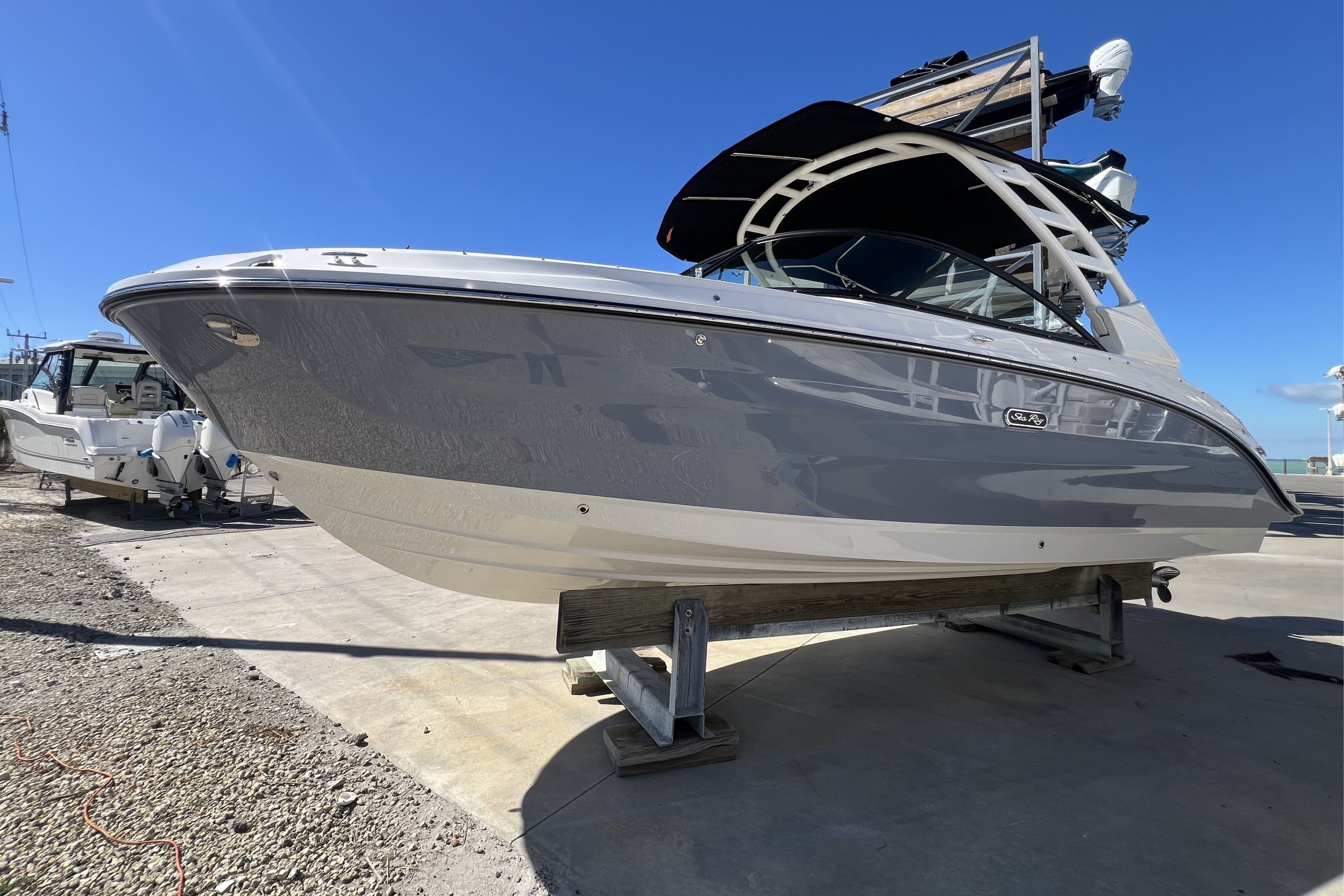 2026 Sea Ray SDX 250 Outboard - 6