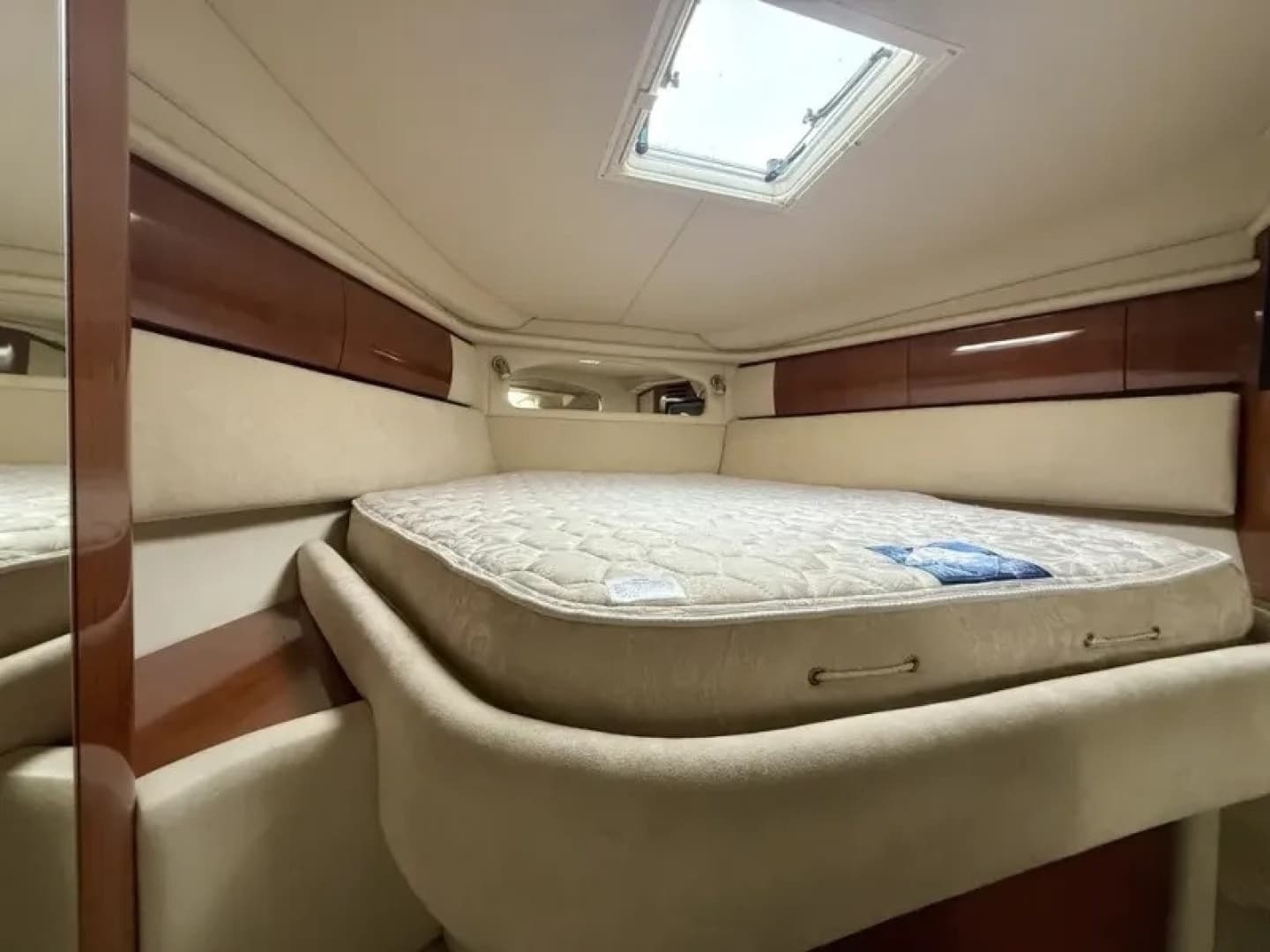 2004 Sea Ray 360 SUNDANCER - Image 48