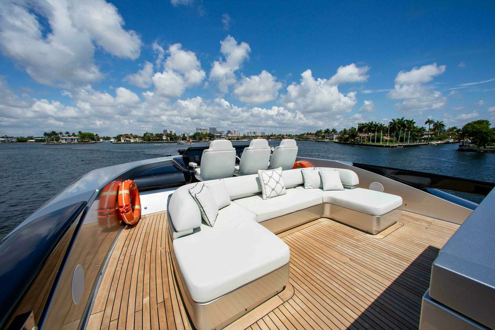 2014 Riva Mythos - Image 10