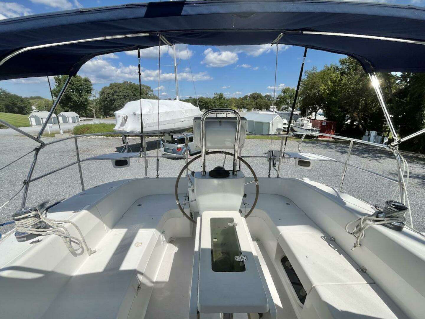 2003 Catalina 350 - Image 12