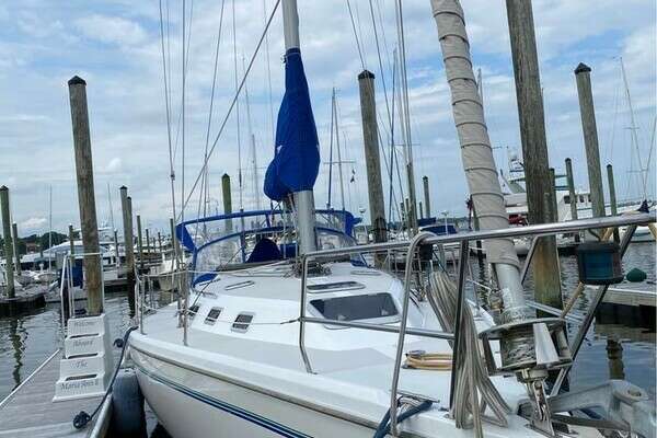 1998 Catalina 42 - Image 1