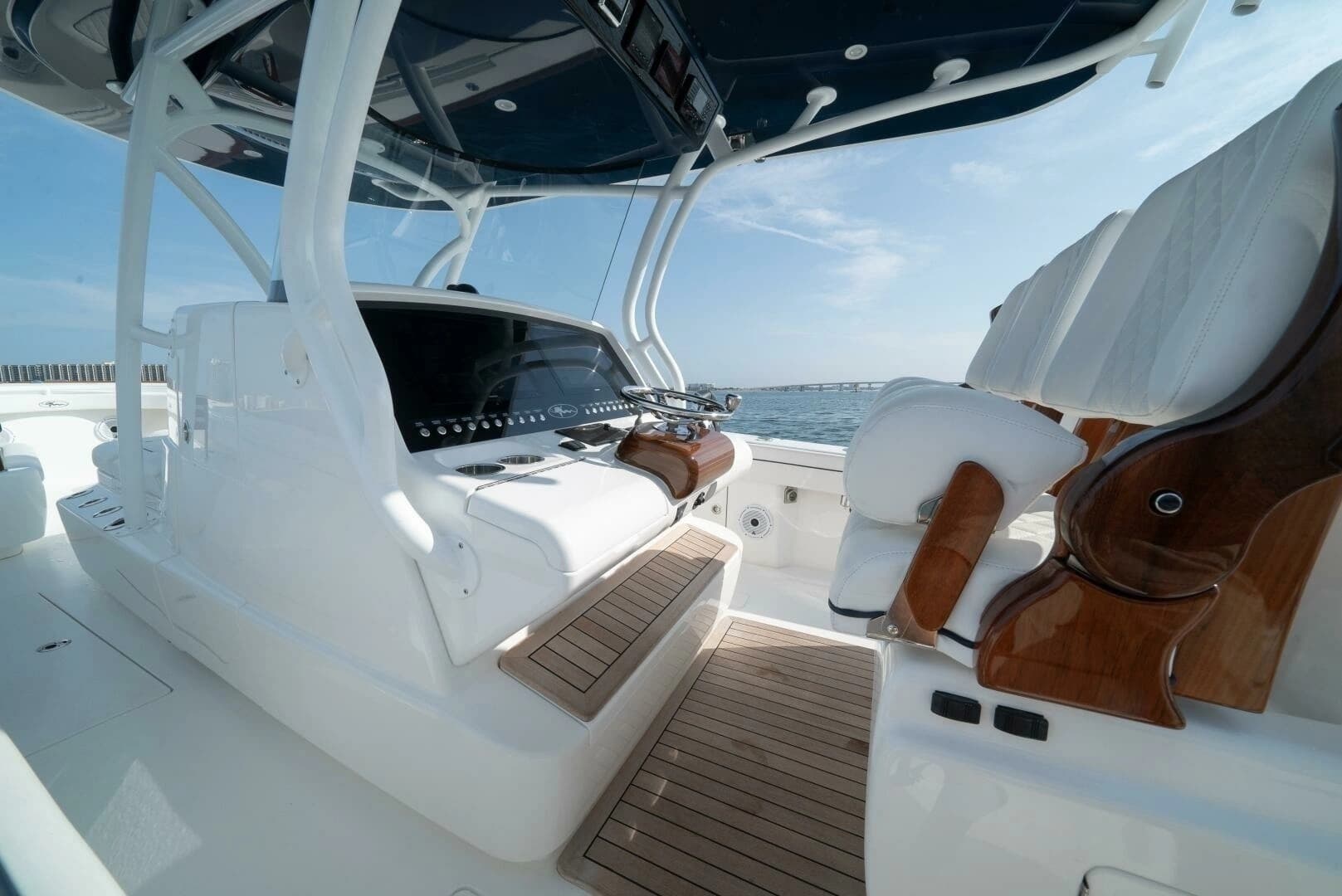 2022 Valhalla Boatworks V-37 - Image 23