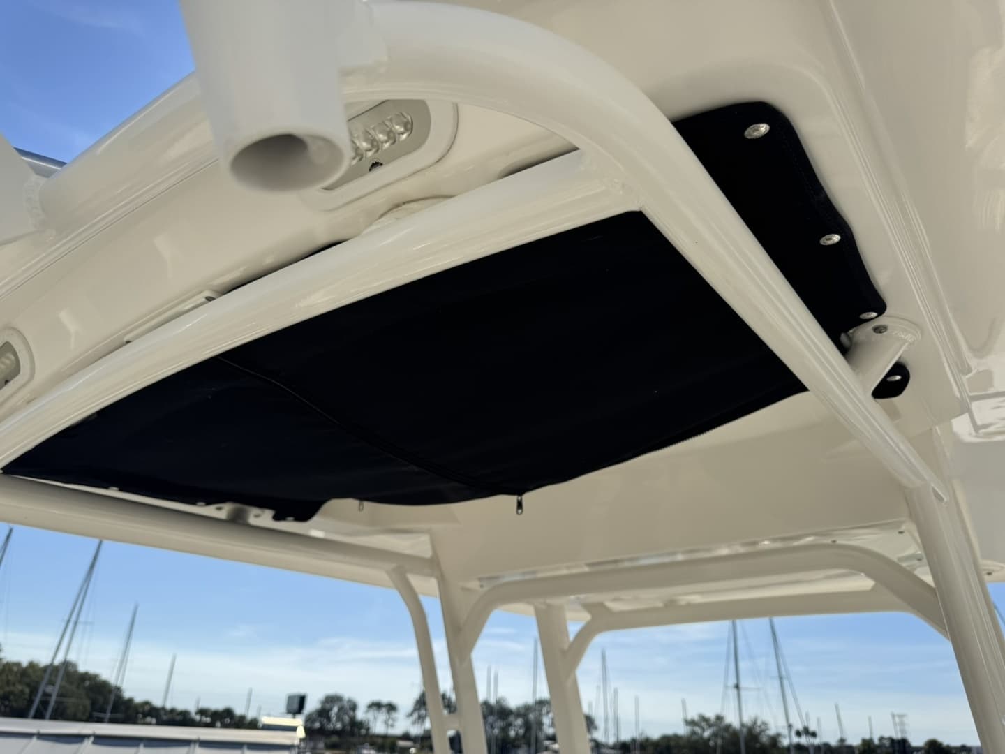 2019 Boston Whaler 270 Dauntless - Image 32