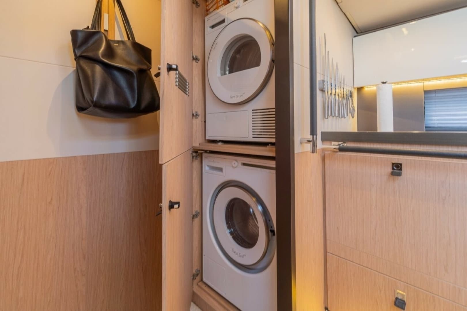 2020 Beneteau Oceanis Yacht 62 - Image 46