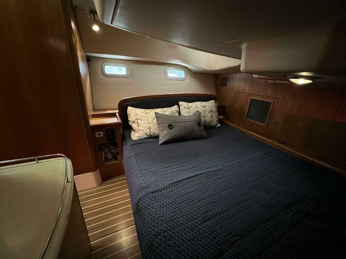 2004 Hunter 41 - Image 25