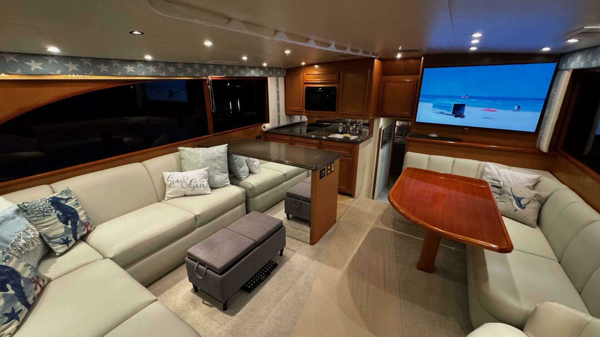 2002 Cavileer 48 Flybridge Sportfisherman - Image 3
