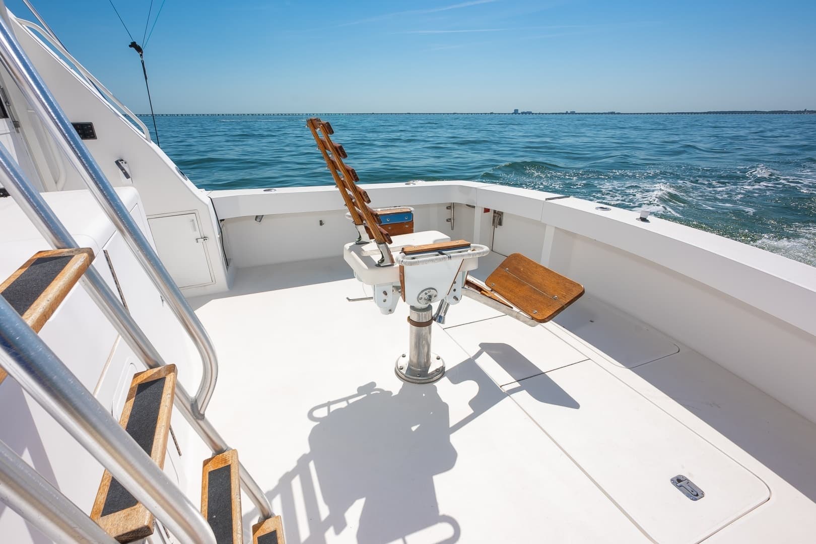 1998 Viking 47 Convertible - Image 17