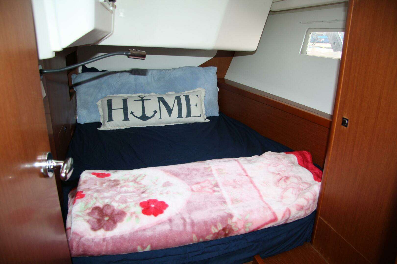 2013 Beneteau Oceanis 41 - Image 36