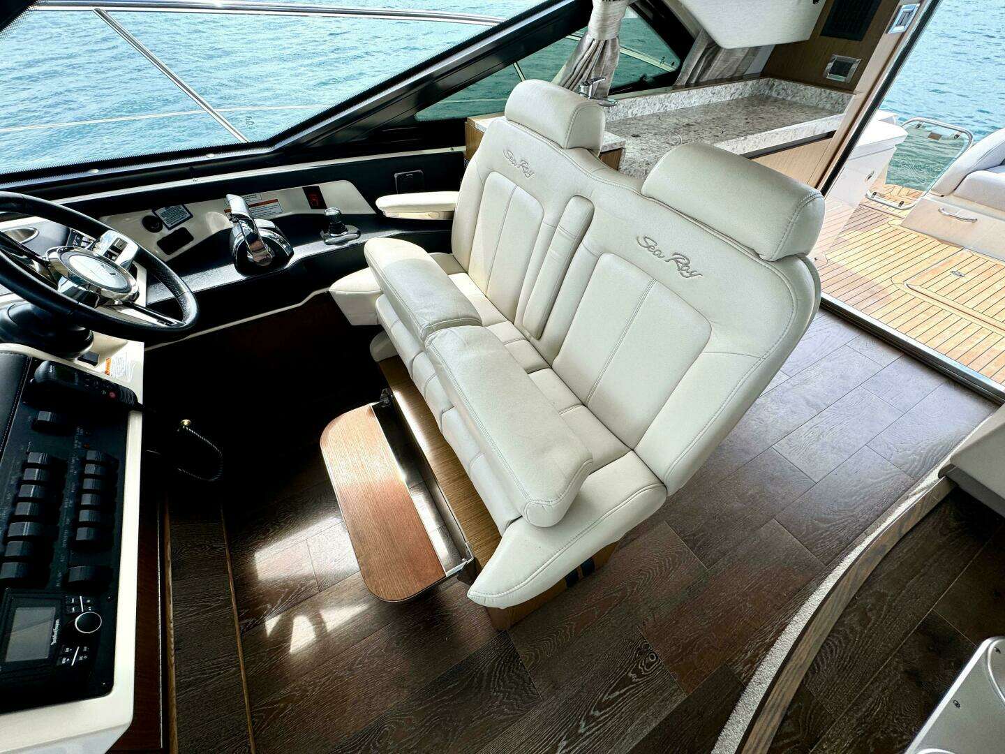 2017 Sea Ray 510 Sundancer - Image 50