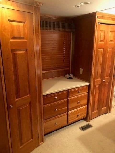 2007 Monticello 70 River Yacht - 32