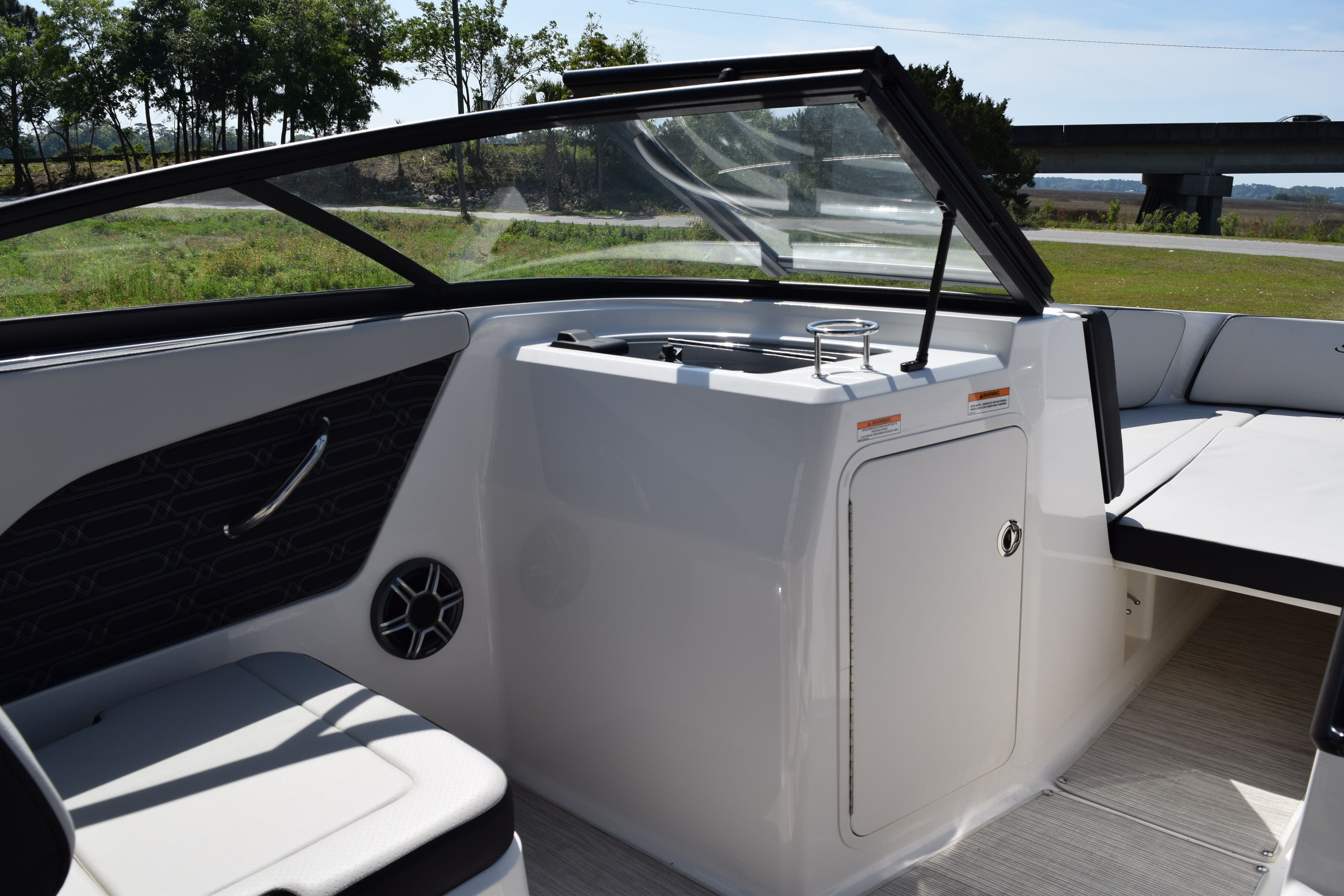 2026 Sea Ray SPX 210 Outboard - 12