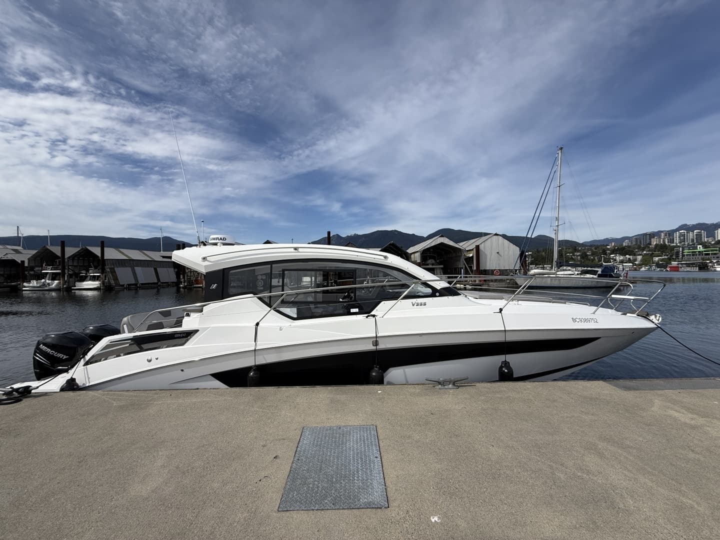 2022 Four Winns V355 Coupe - Image 6