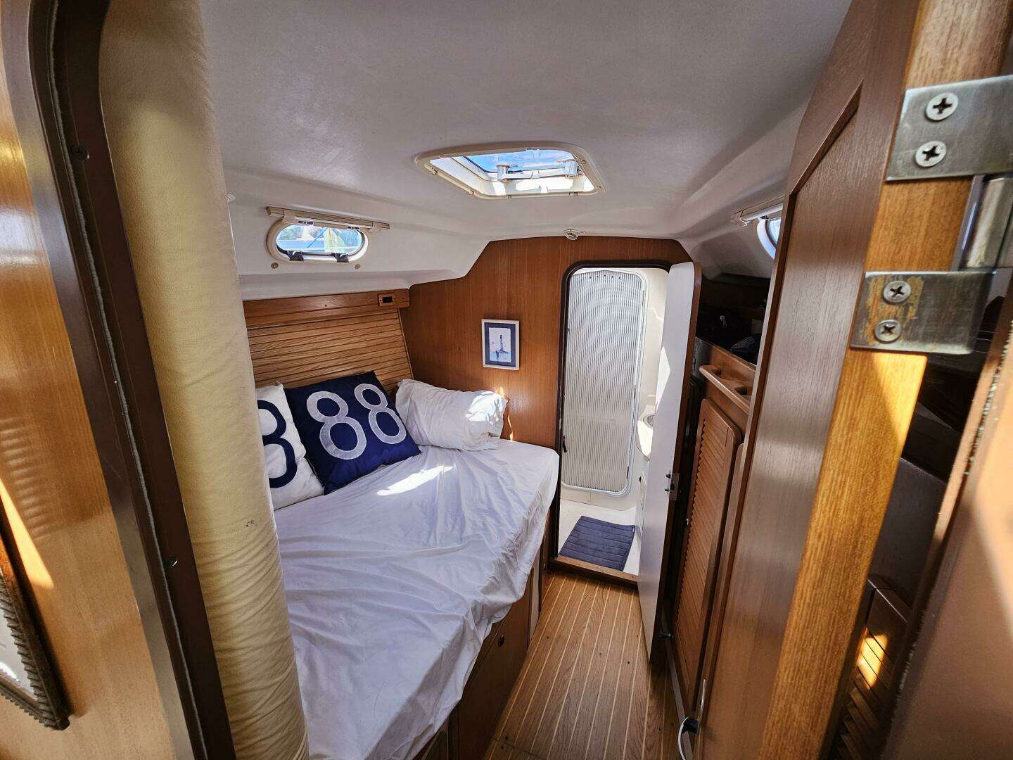 2001 Catalina 470 - Image 22