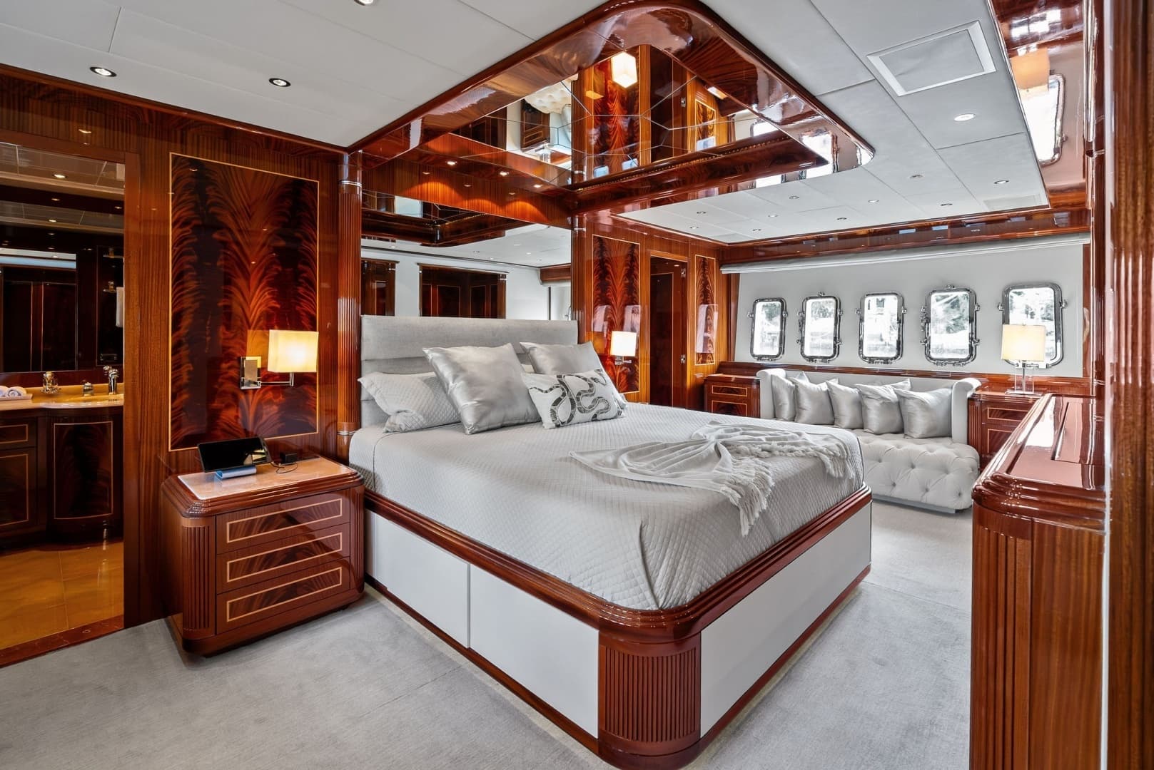 2005 Mangusta 130 - Image 44