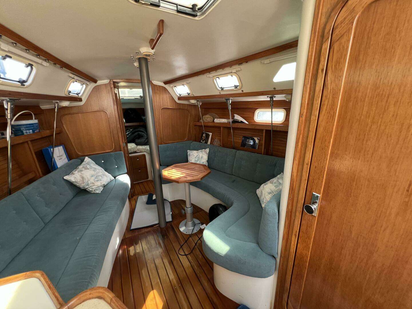 1994 Catalina 320 - Image 29