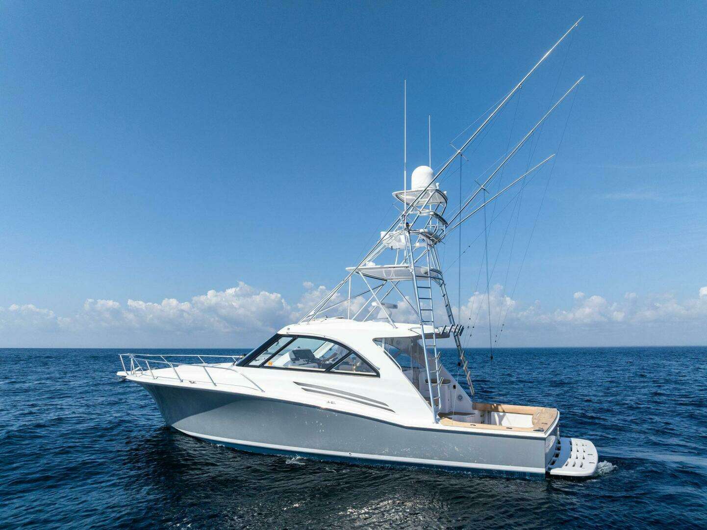 2016 Hatteras — - Image 13