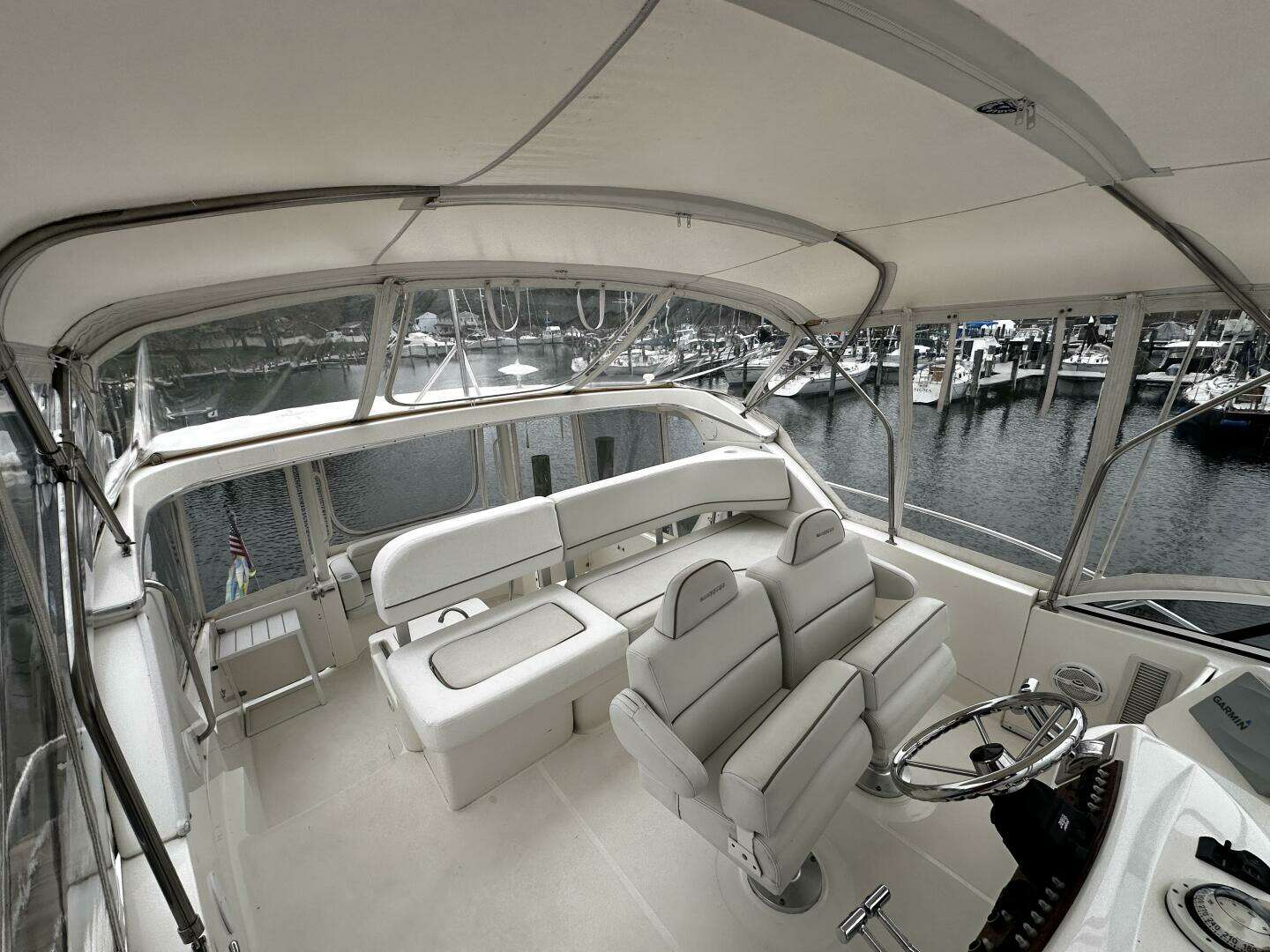 2005 Silverton 35 Motor Yacht - Image 11