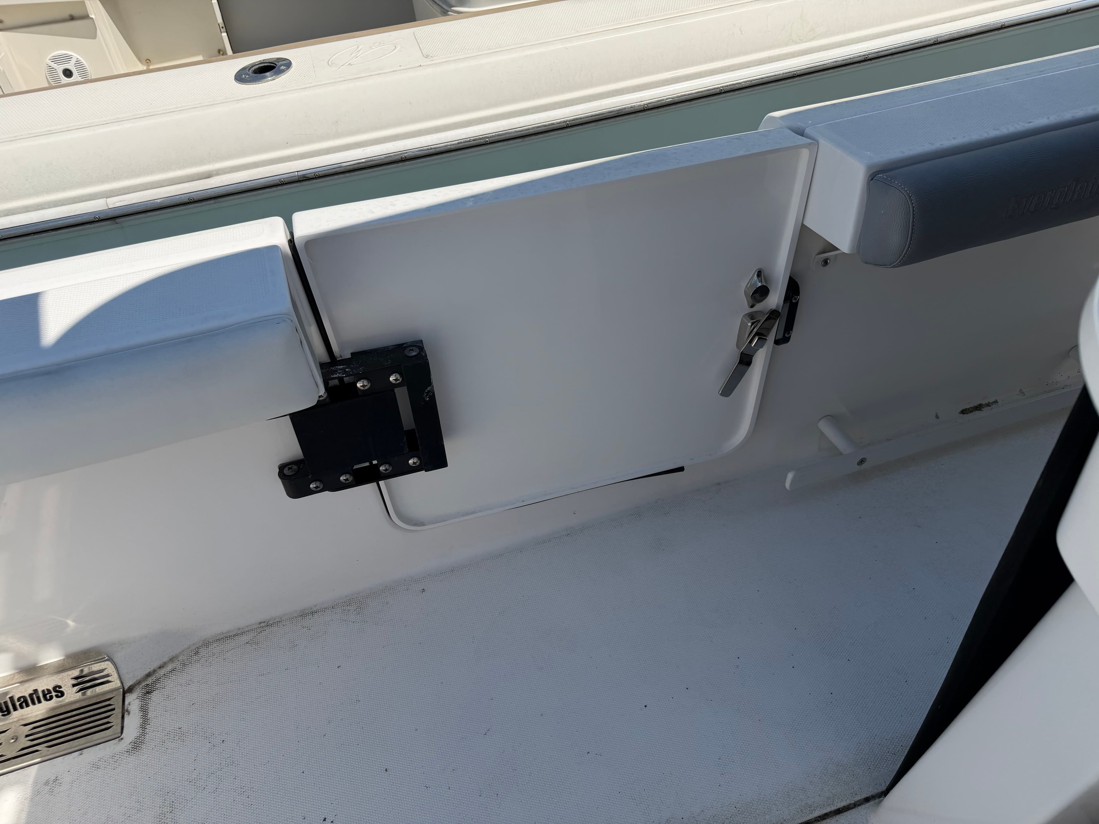 2019 Everglades 295 Center Console - 15