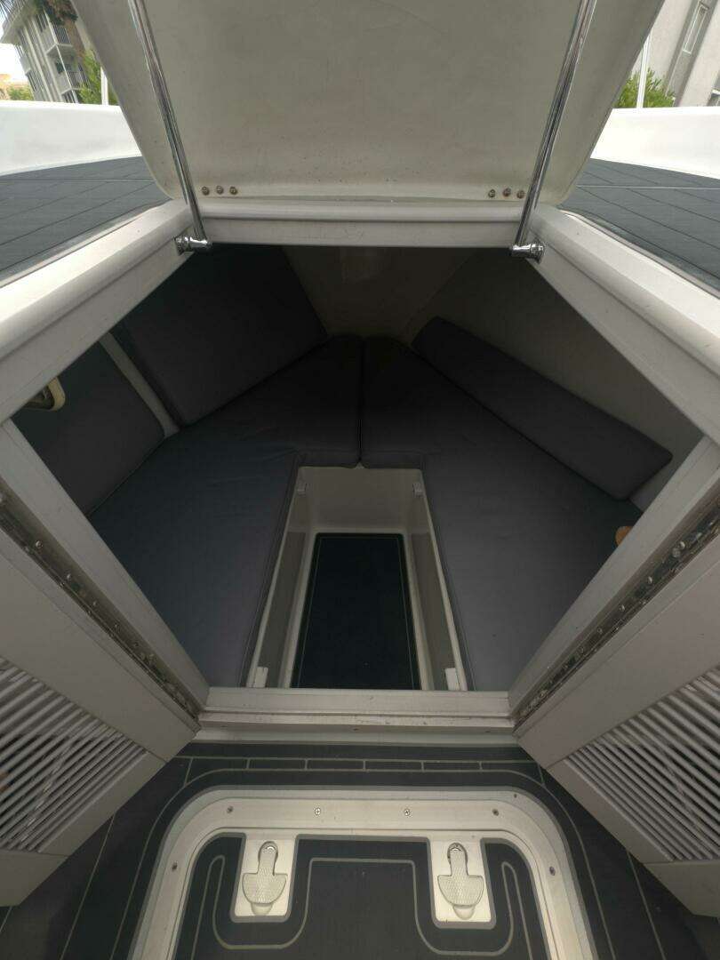 1999 Dusky 256 Center Console - Image 11