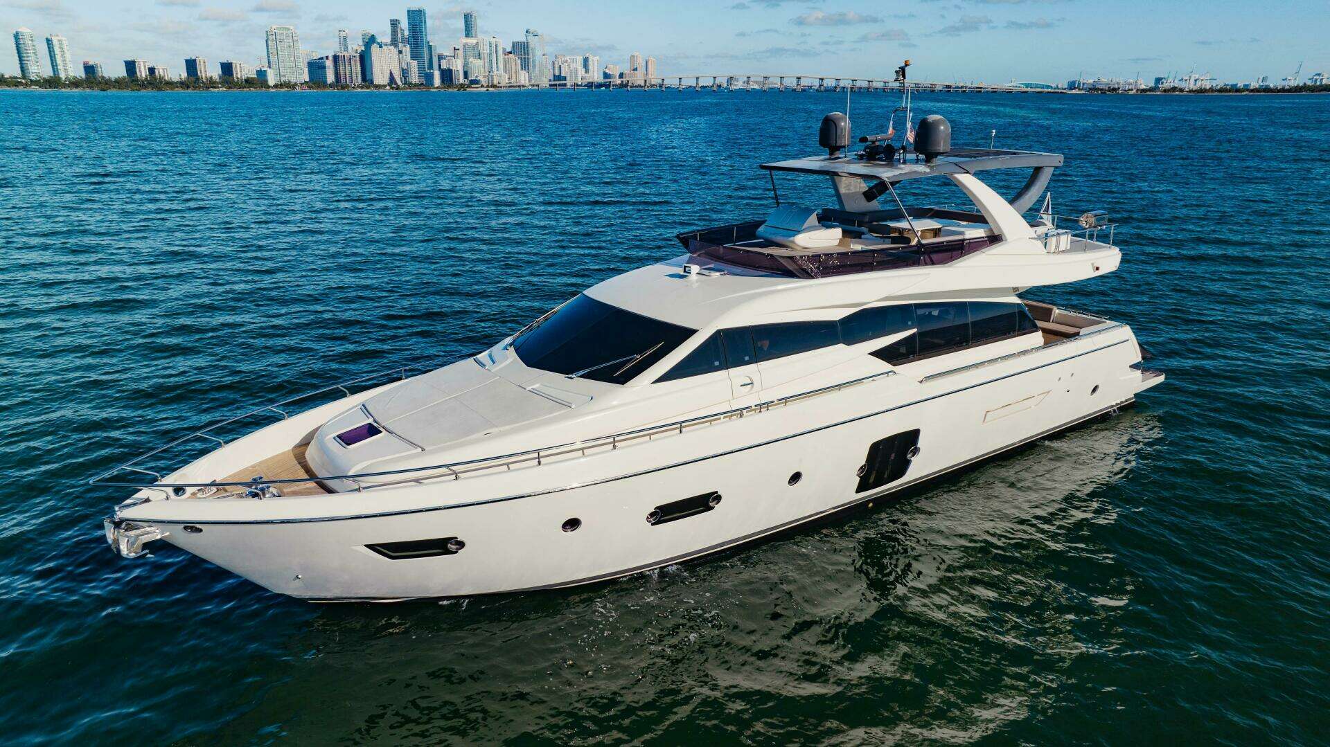 2017 Ferretti Yachts 750 - Image 12