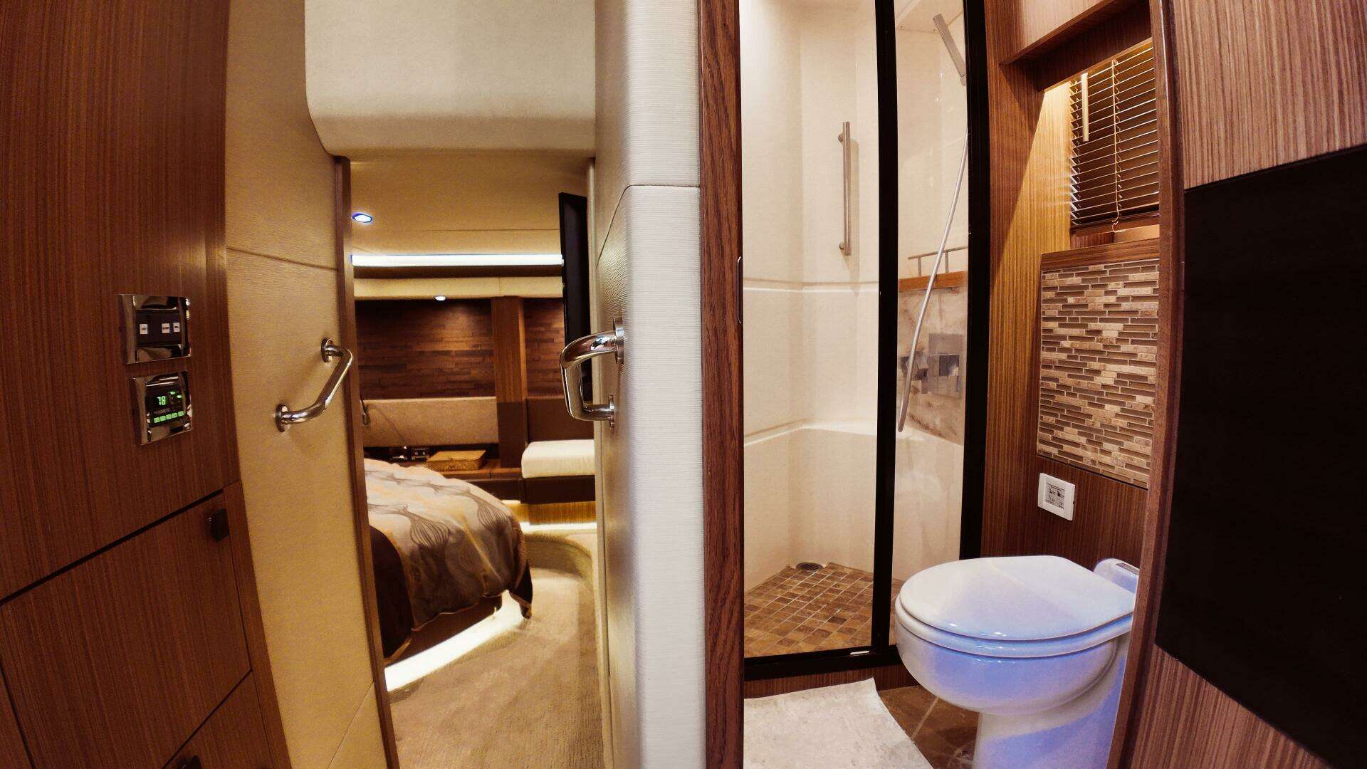 2016 Sea Ray L590 Fly - Image 15