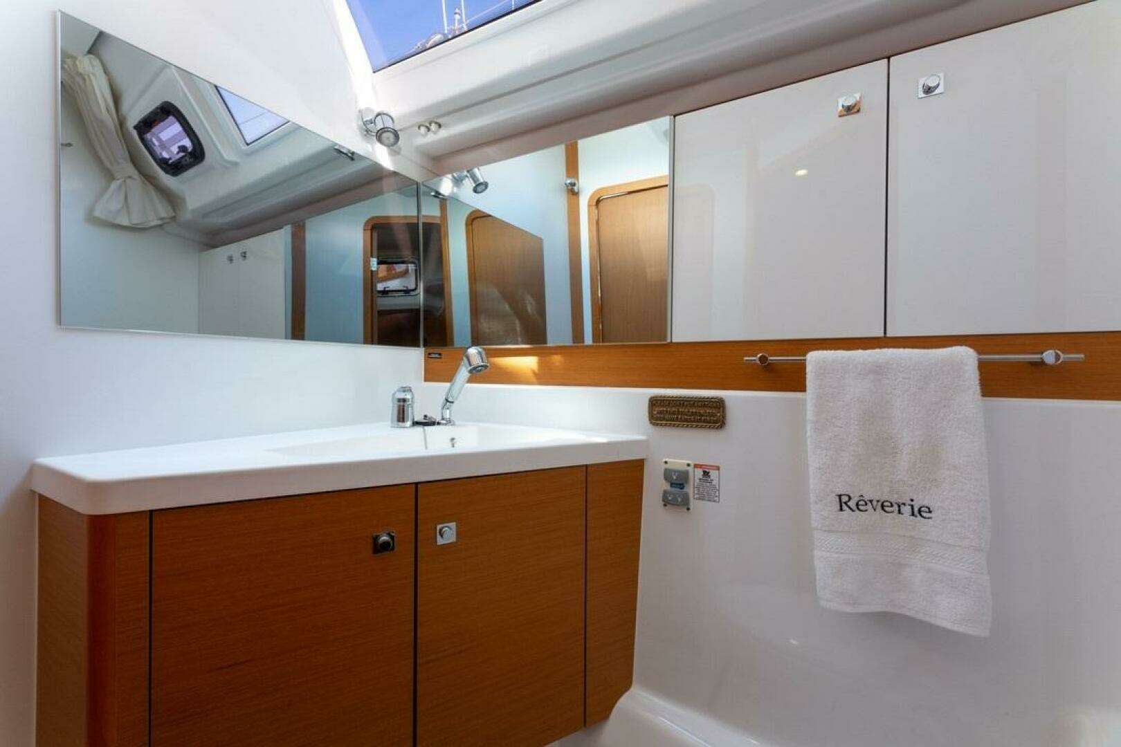 2015 Jeanneau 53DS - Image 52