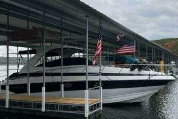 2006 Crownline 340 CR - Image 1
