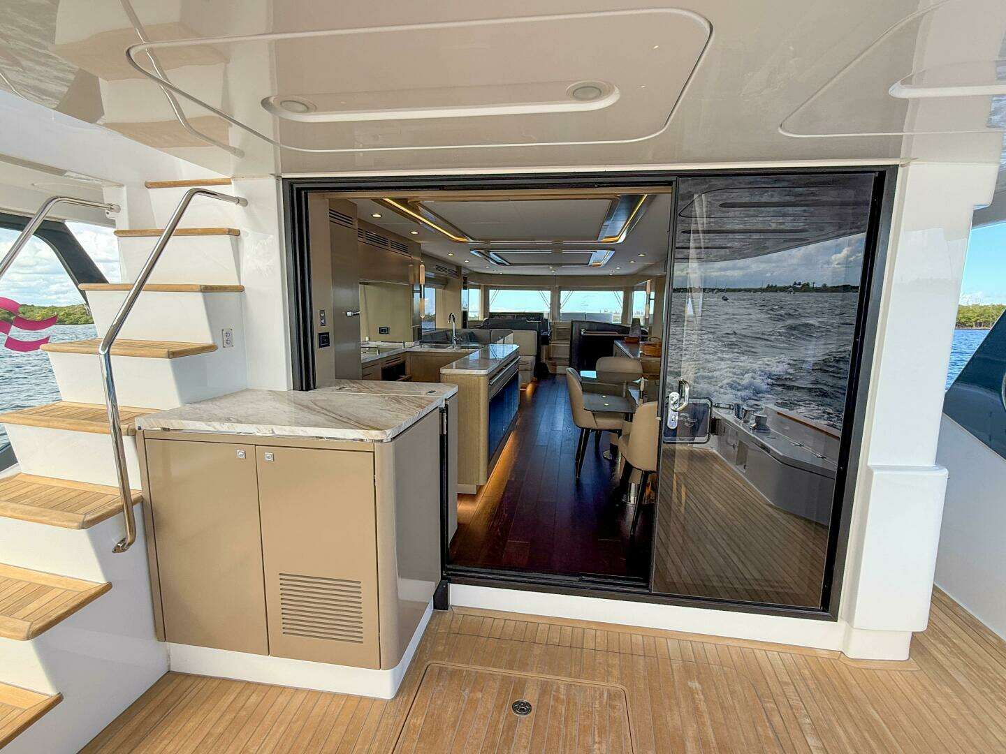 2023 Sirena 68 - Image 21