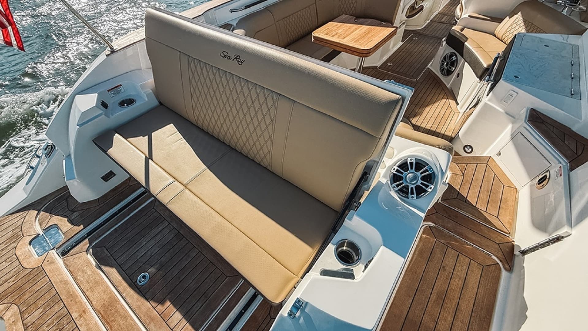 2023 Sea Ray SLX 350 Outboard - Image 13