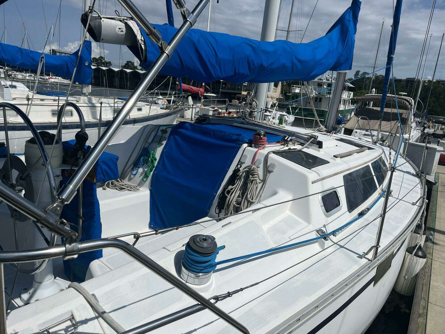 1992 Hunter 33.5 - Image 13