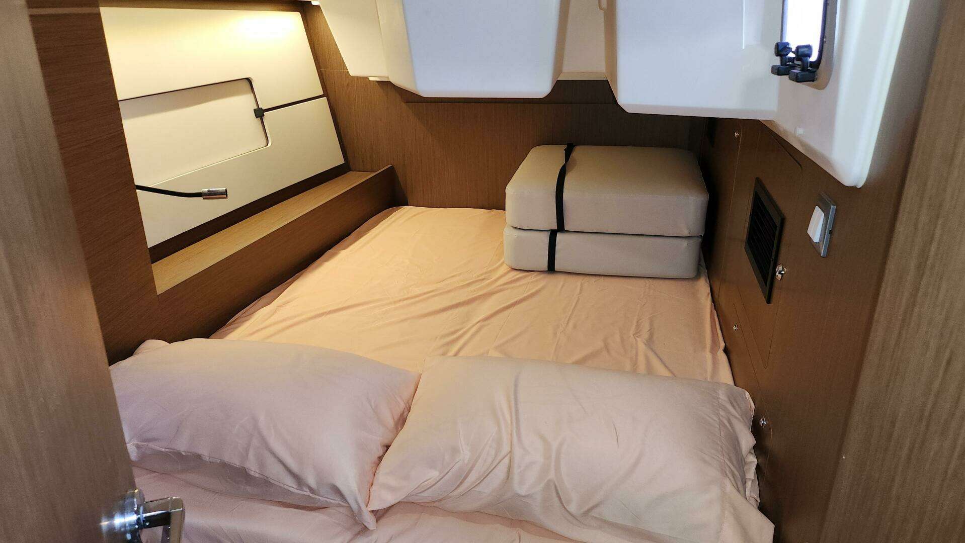 2020 Beneteau Oceanis 46.1 - Image 9