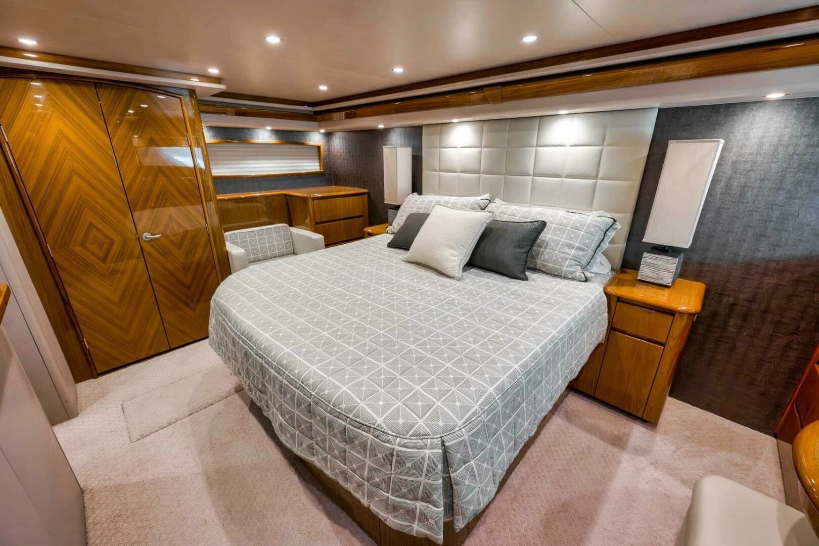 2011 Viking 76 Enclosed Bridge - Image 26