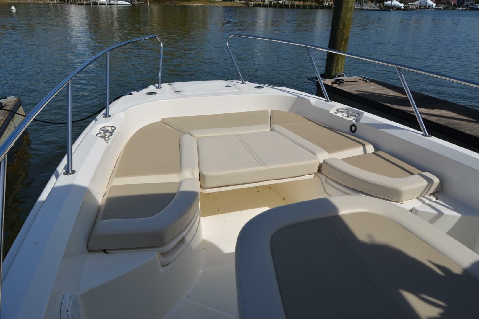 2021 Boston Whaler 270 Dauntless - Image 11