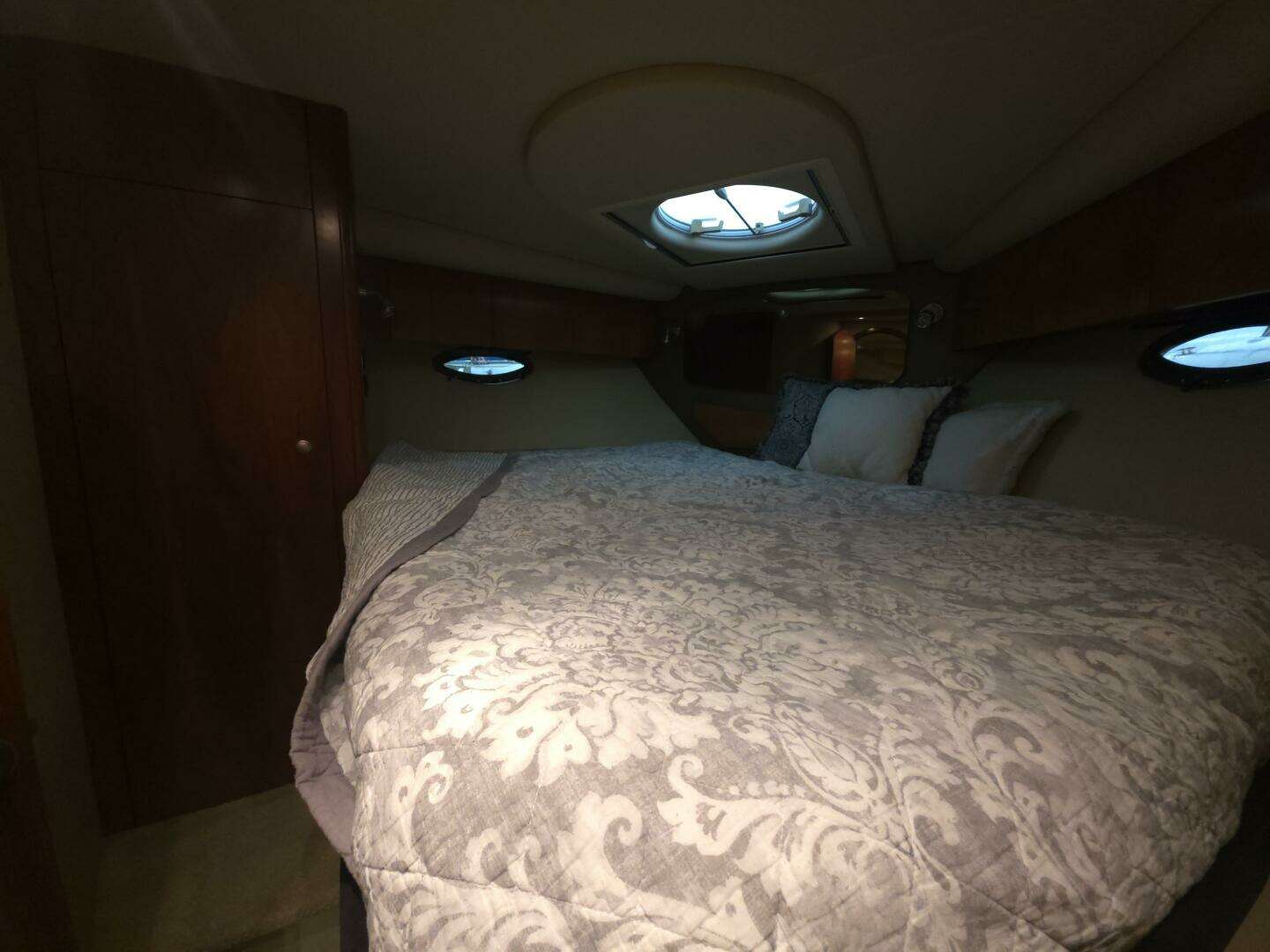 2008 Cruisers Yachts — - Image 16