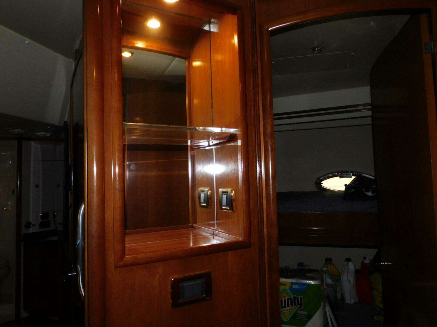 2002 Carver 570 Voyager Pilothouse - Image 30