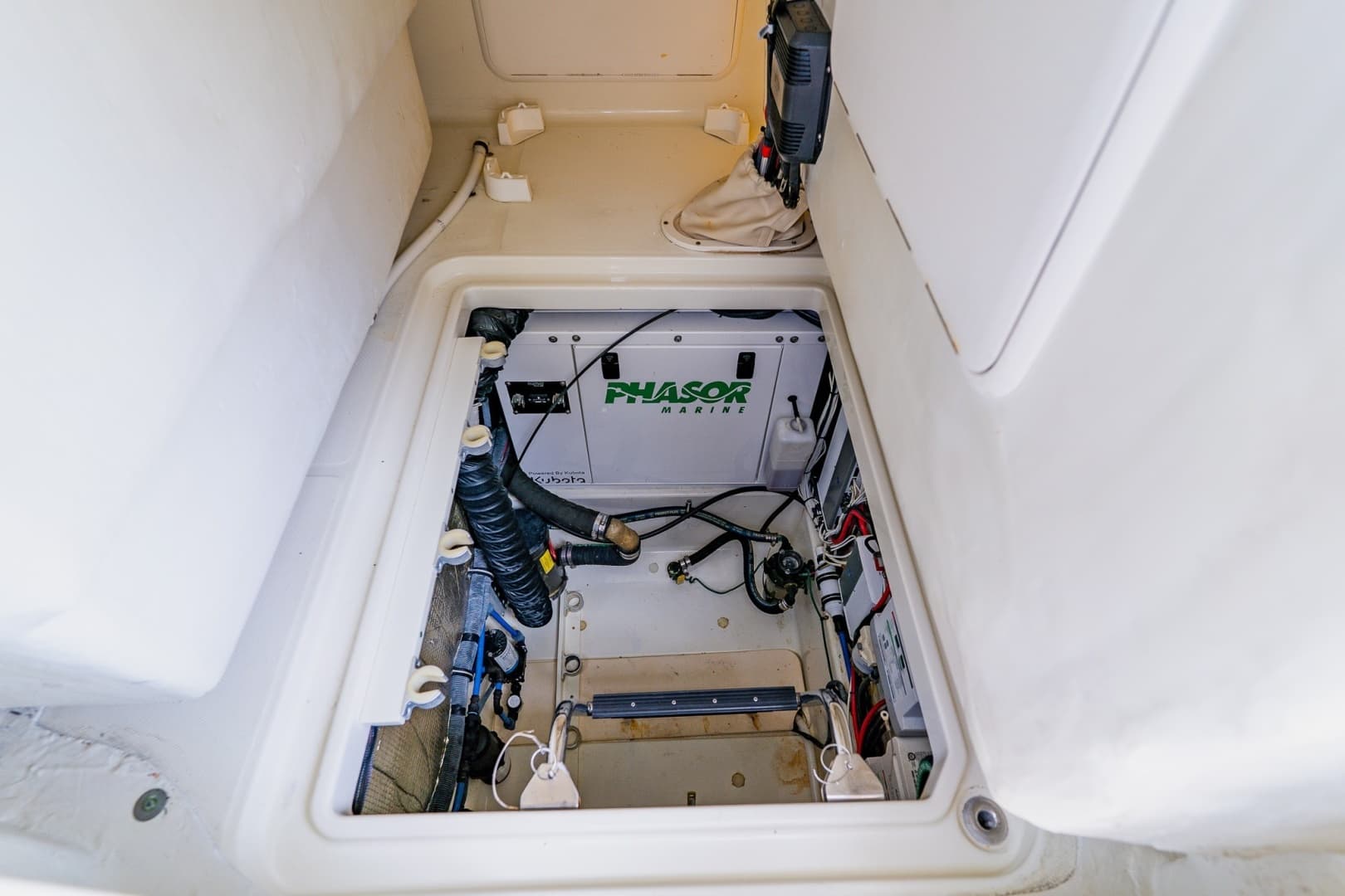 2008 Hydra-Sports 3500 VX - Image 31