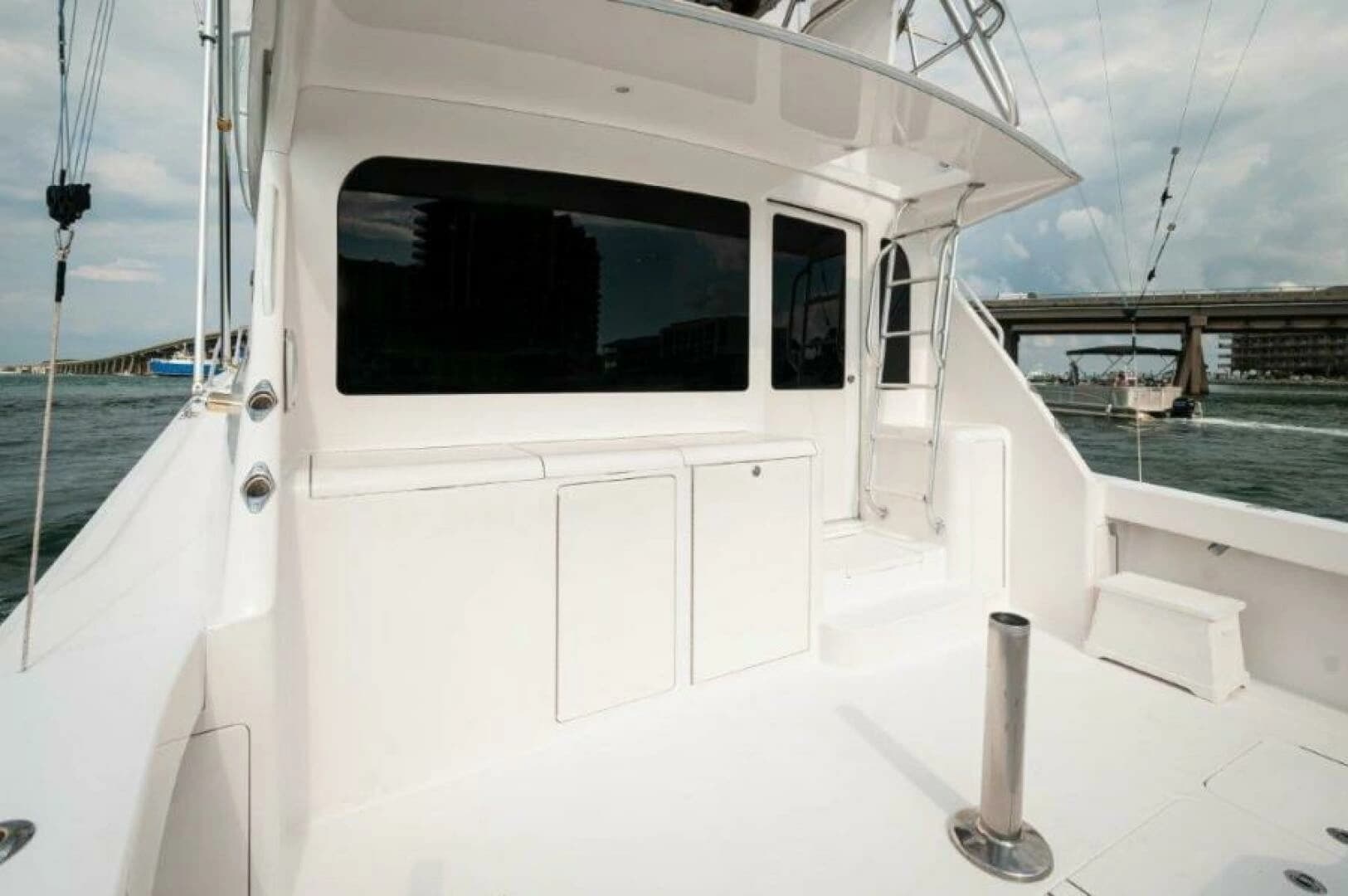 2006 Viking 45 Convertible - Image 29